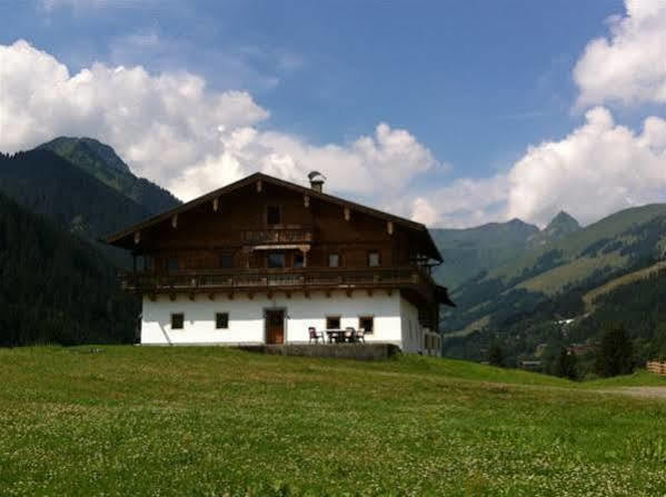 Alpenbauernhaus Vorderbrandthof Saalbach-Hinterglemm Buitenkant foto